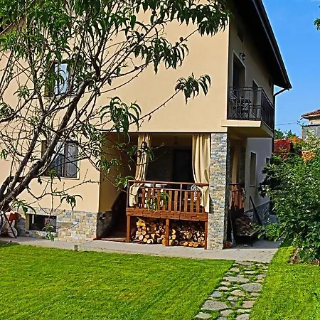 בית הארחה Bella Family 3*